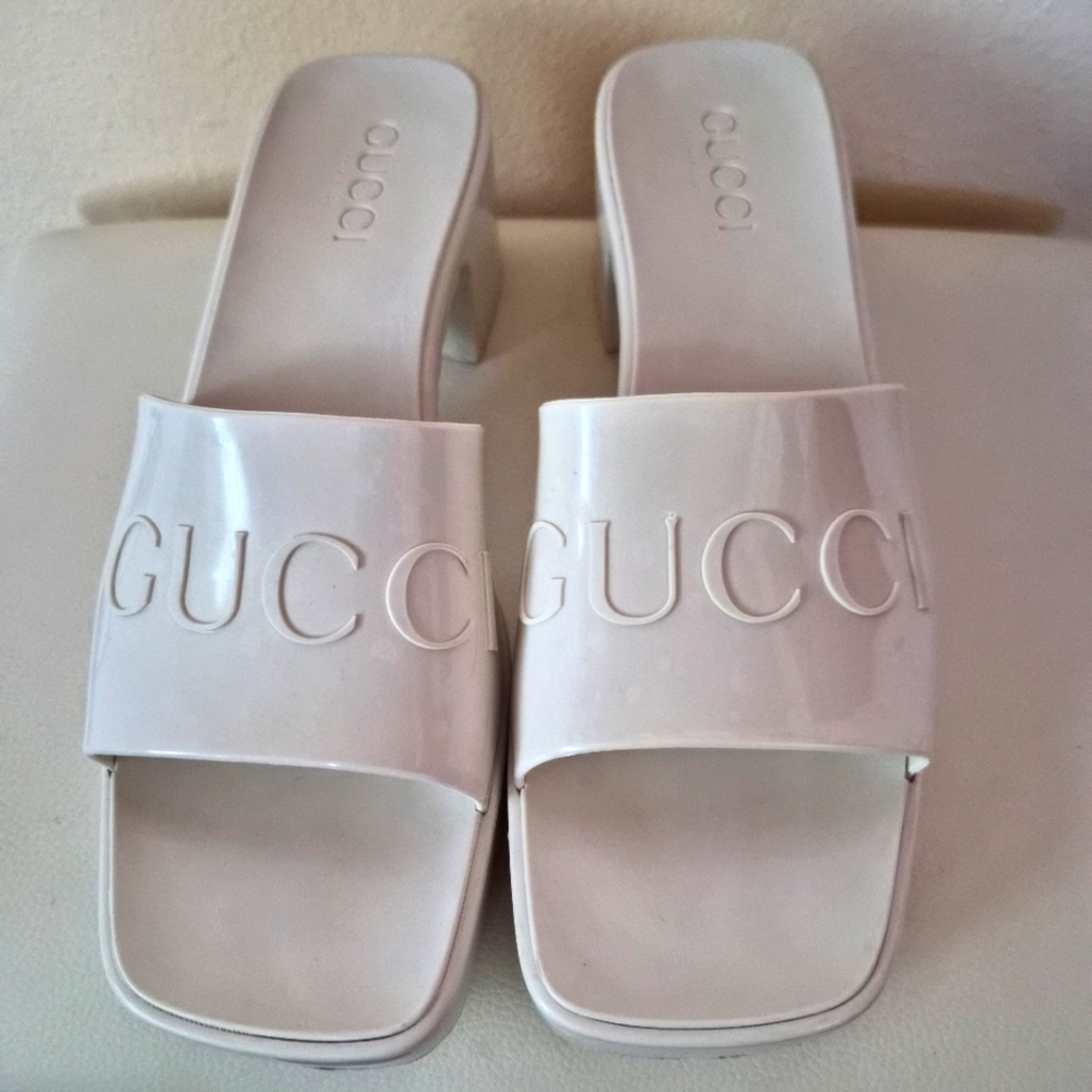 Gucci Women's Cream Slide Sandals